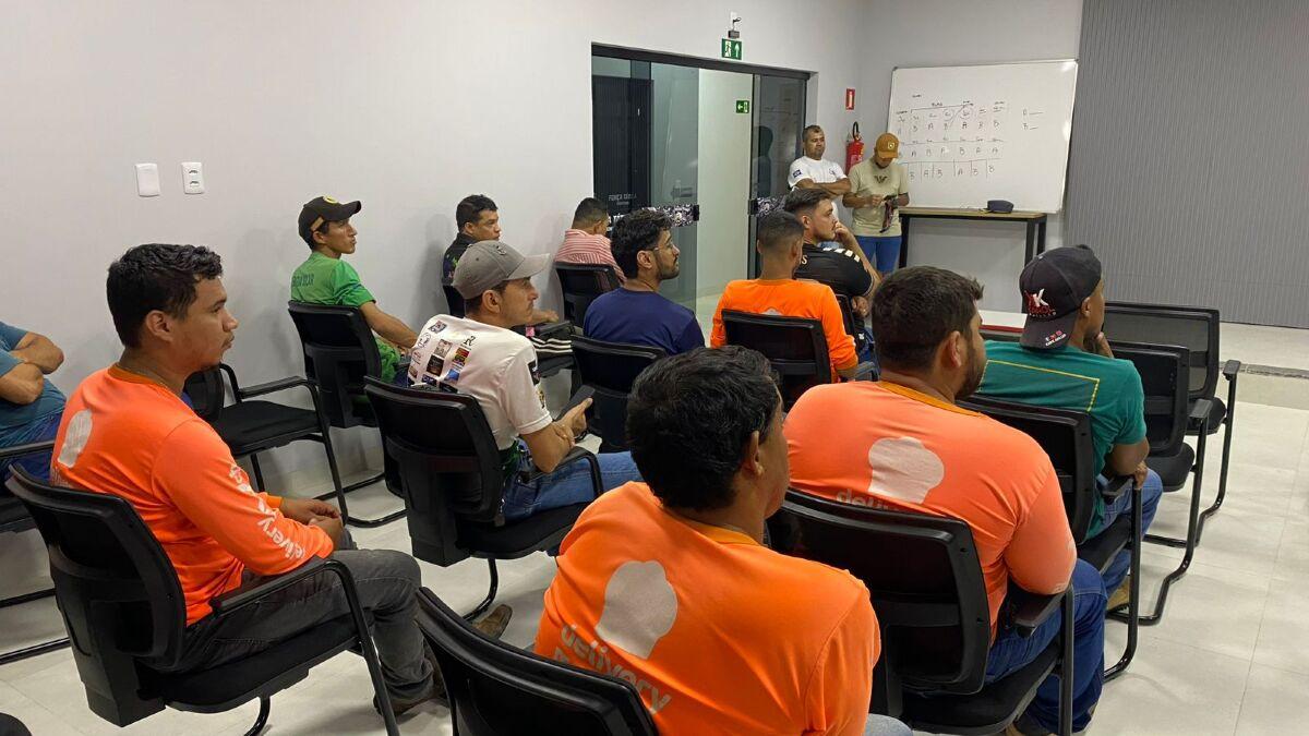 Reunião com entregadores de delivery